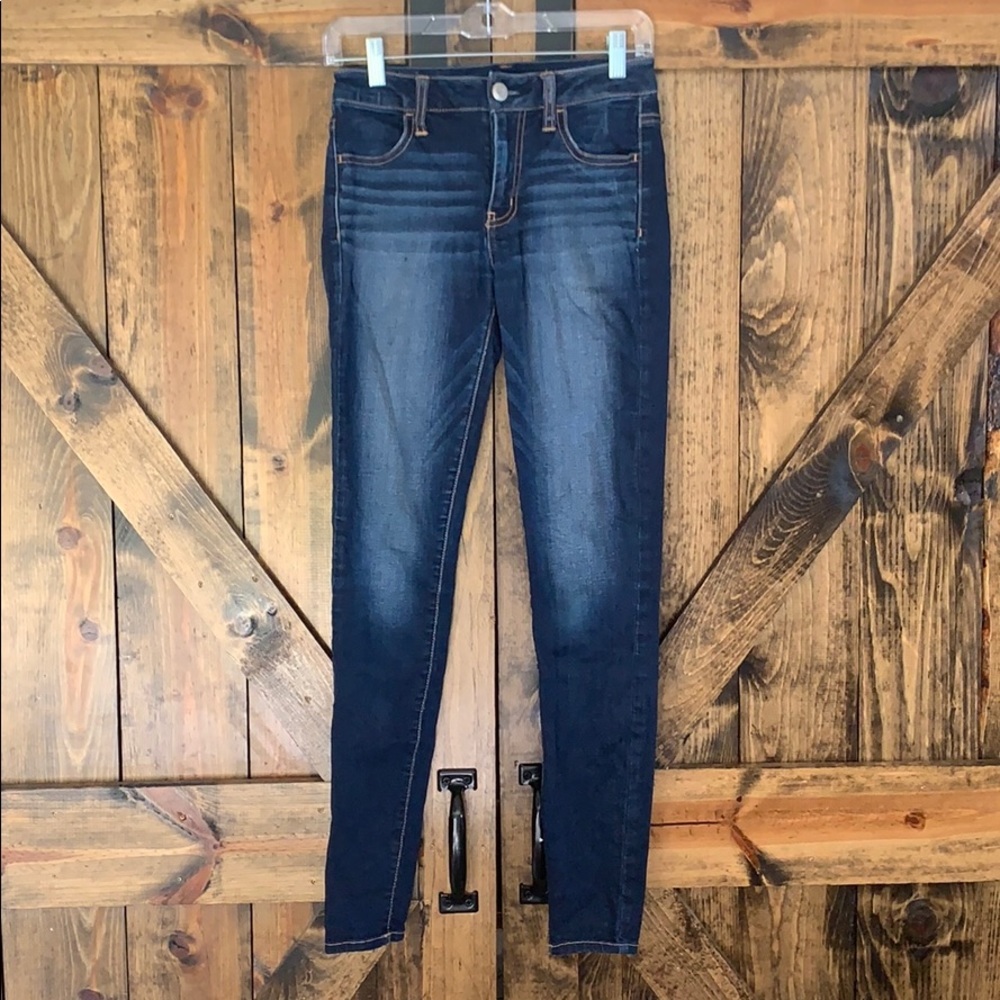 American eagle dark wash high rise jeans!